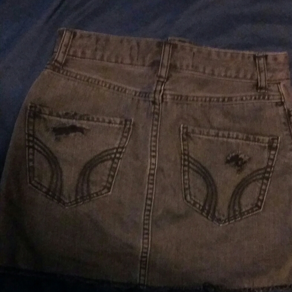 Free with Bundle! 4/$25- Hollister Denim Skirt - Picture 3 of 9